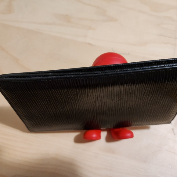 Authentic Louis Vuitton Wallets - Picture 13 of 16